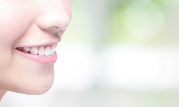 笑顔に映える白い歯を手に入れたい！　30代の女性から支持を集めるホワイトニングをリサーチ
