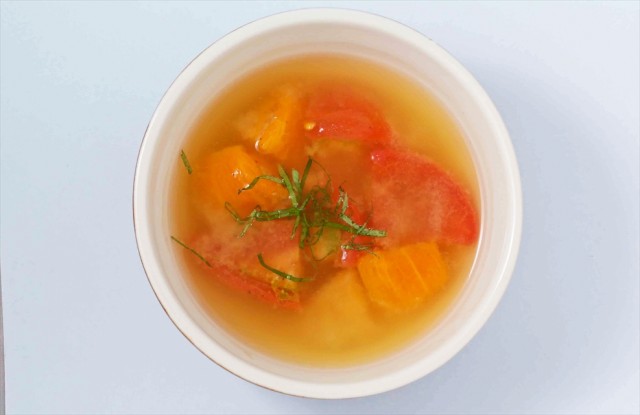 トマトのゴマ味噌スープ