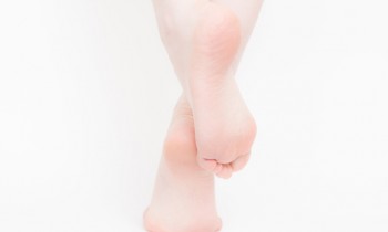 足の専門家に聞いた！　“貯金靴”を履いて理想の足裏にする方法