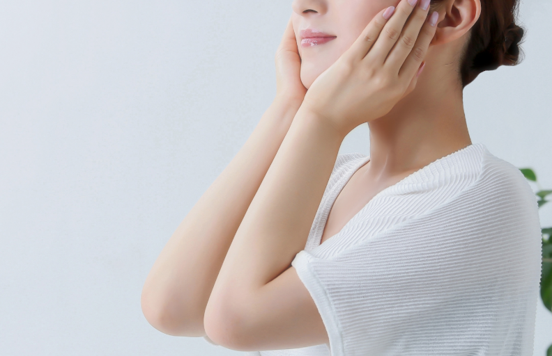 目元のくすみはアイメイクが原因 くすんだ目元を明るい印象に導く方法 ウレハダ うれしいお肌 ずっと続く